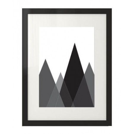 Czarno-biały plakat geometryczny "Czarne góry" zaprezentowany w minimalistycznym wnętrzu